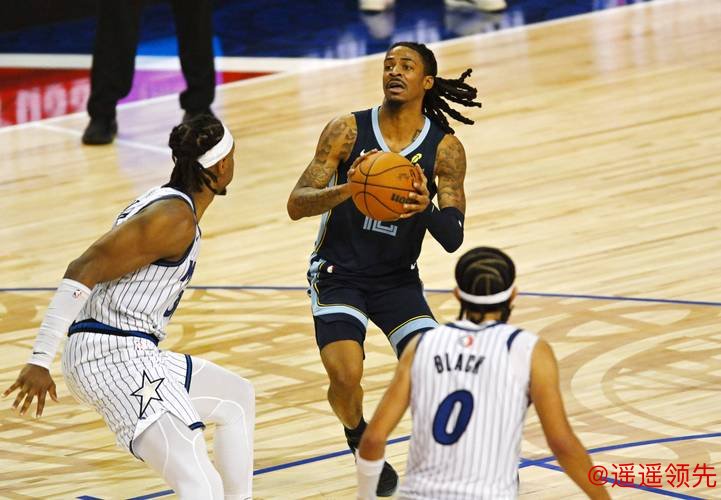 莫兰特复出24+13班凯罗16+8+9 灰熊伦敦赛大胜魔术