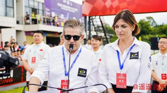 （OHVALE董事长Valerio先生（左）OHVALE联合创始人Marica女士（右））